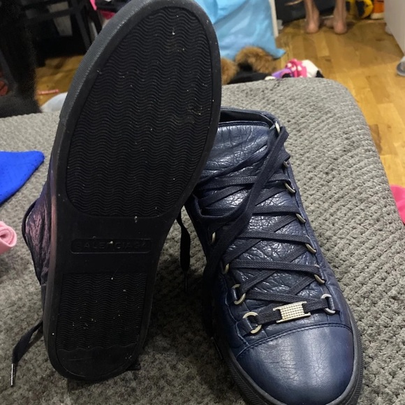 Balenciaga - Picture 2 of 2